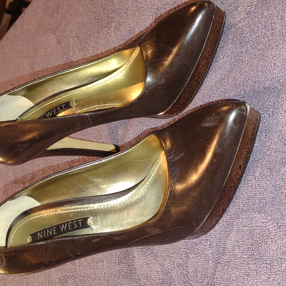 Beautiful Pumps by Nine West.   Size 6.5 - Picture 2 of 6
